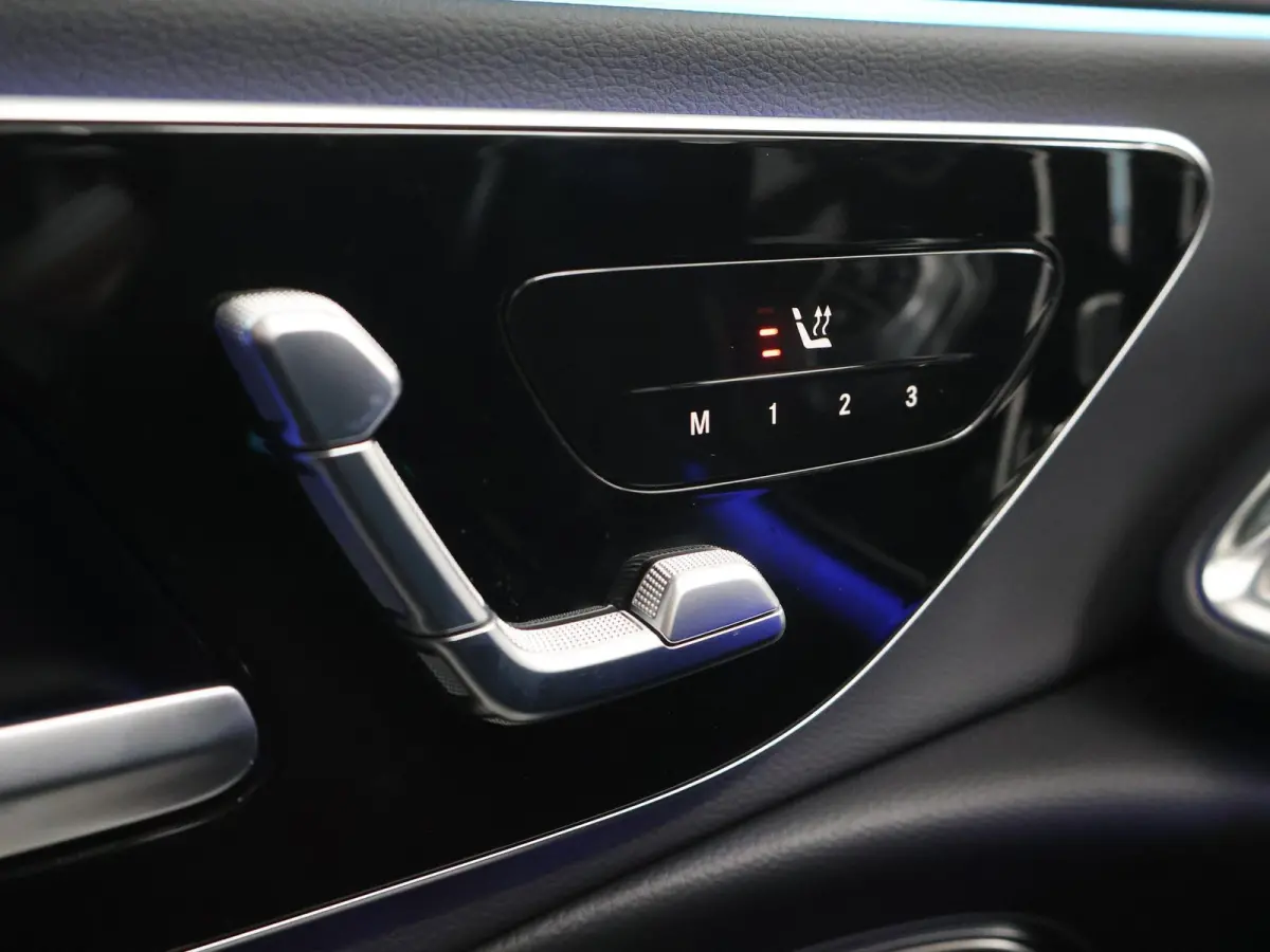 300e Sport Edition | AMG | Panoramadak | Rijassistentiepakket | Hyperscreen | Premium pakket  | Keyless | DIGITAL Light | Trekhaak