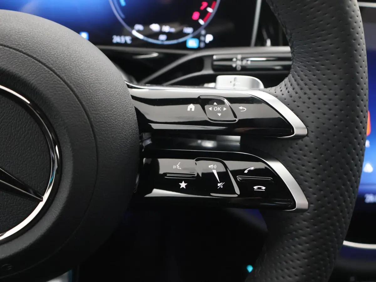 300e Sport Edition | AMG | Panoramadak | Rijassistentiepakket | Hyperscreen | Premium pakket  | Keyless | DIGITAL Light | Trekhaak