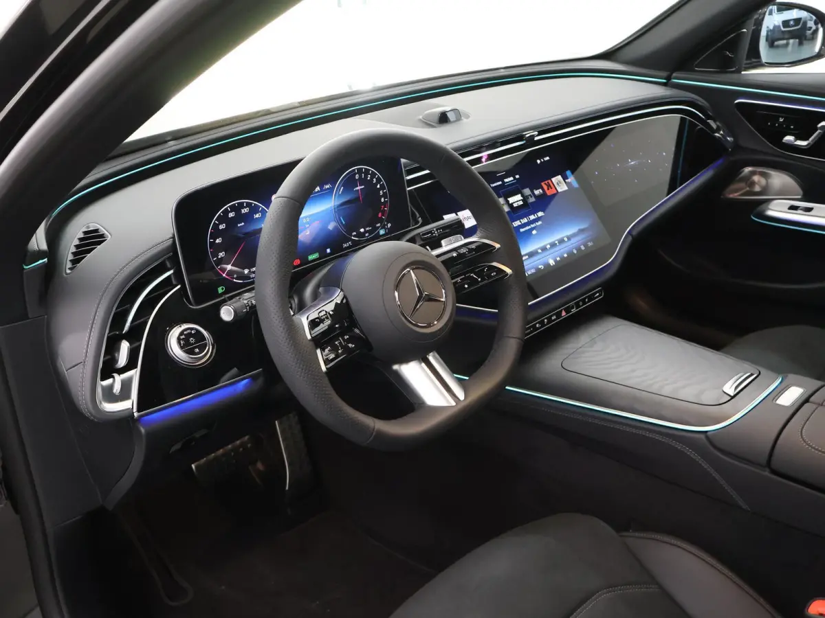 300e Sport Edition | AMG | Panoramadak | Rijassistentiepakket | Hyperscreen | Premium pakket  | Keyless | DIGITAL Light | Trekhaak