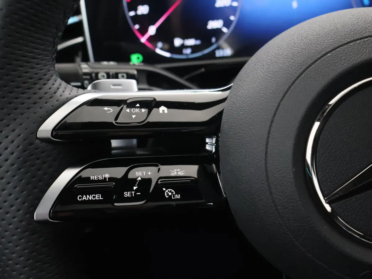 300e Sport Edition | AMG | Panoramadak | Rijassistentiepakket | Hyperscreen | Premium pakket  | Keyless | DIGITAL Light | Trekhaak