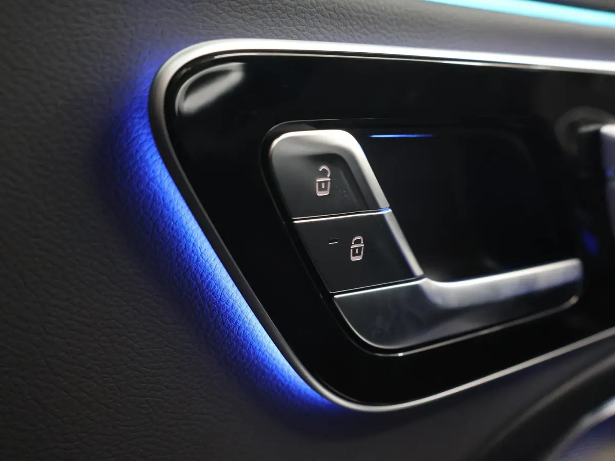 300e Sport Edition | AMG | Panoramadak | Rijassistentiepakket | Hyperscreen | Premium pakket  | Keyless | DIGITAL Light | Trekhaak
