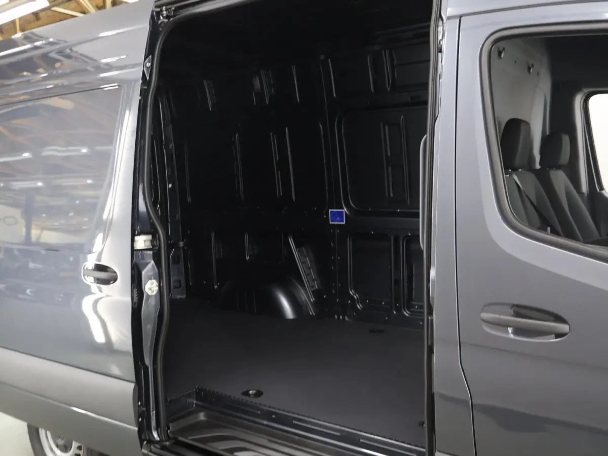 314 L2 H2 RWD PRO 81kWh | Comfortbestuurdersstoel | Trekhaak | Smartphone integratie pakket | 115 kW Snelladen | Achteruitrijcamera | Standkachel |