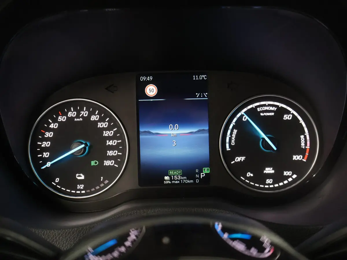 314 L2 H2 RWD PRO 81kWh | Comfortbestuurdersstoel | Trekhaak | Smartphone integratie pakket | 115 kW Snelladen | Achteruitrijcamera | Standkachel |