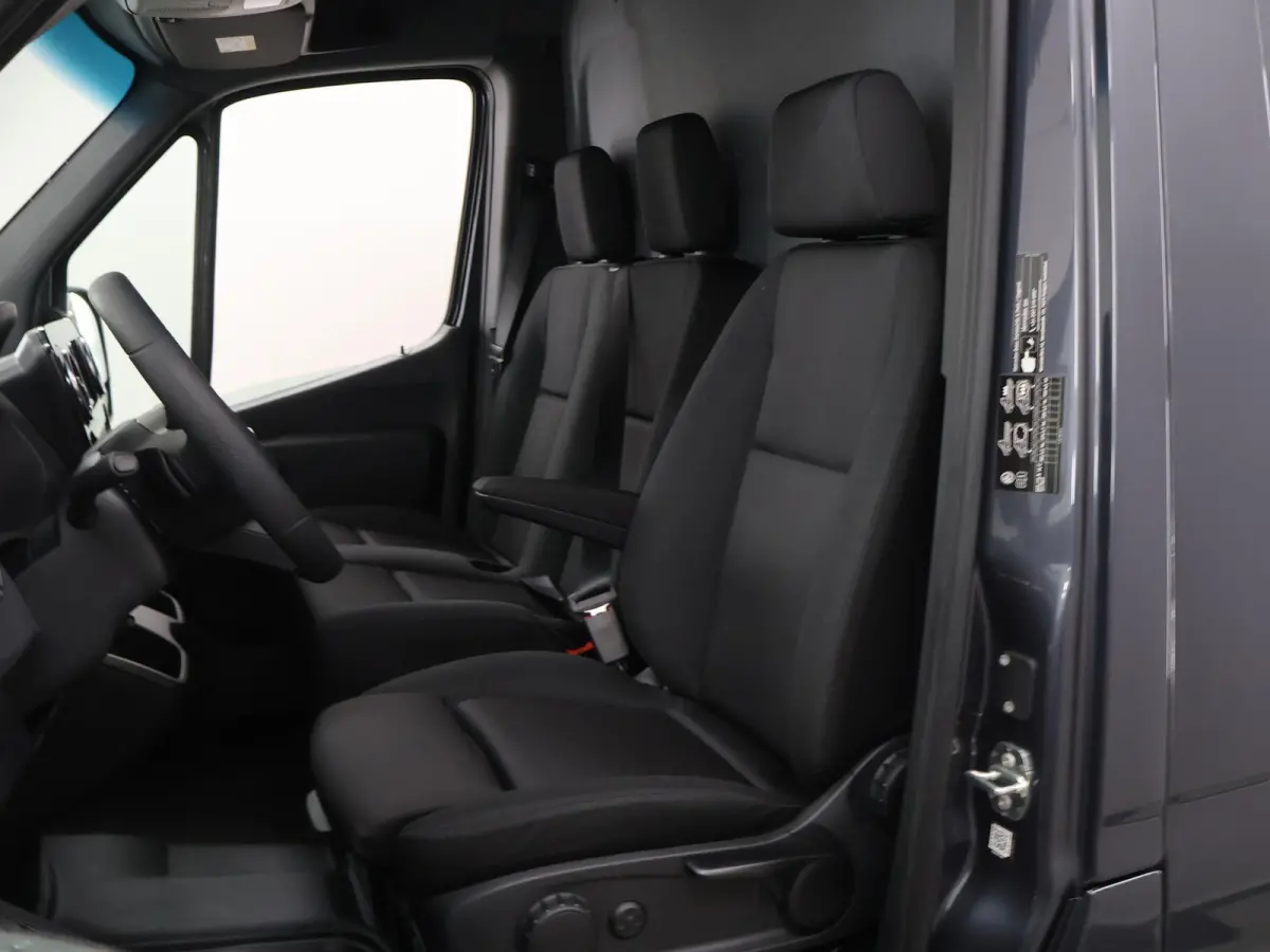 314 L2 H2 RWD PRO 81kWh | Comfortbestuurdersstoel | Trekhaak | Smartphone integratie pakket | 115 kW Snelladen | Achteruitrijcamera | Standkachel |