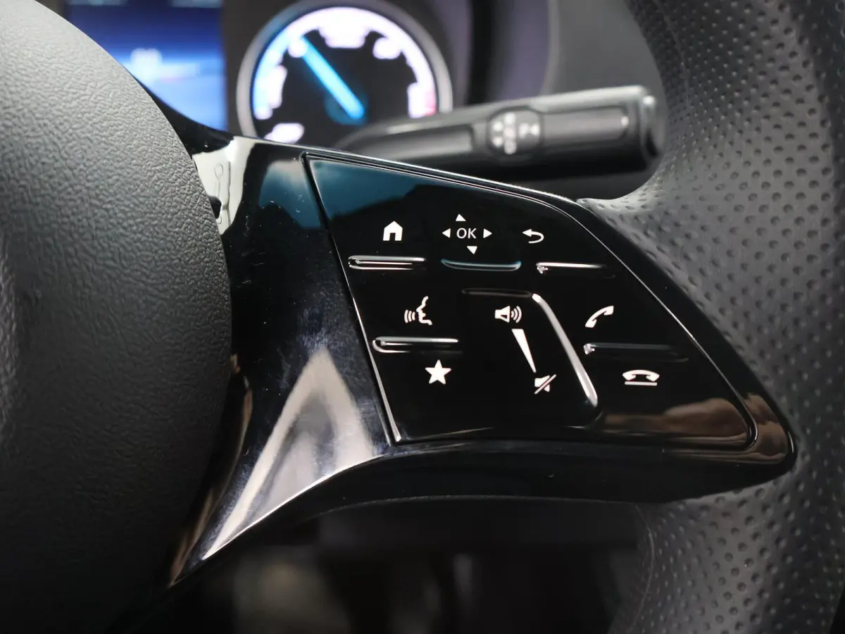 314 L2 H2 RWD PRO 81kWh | Comfortbestuurdersstoel | Trekhaak | Smartphone integratie pakket | 115 kW Snelladen | Achteruitrijcamera | Standkachel |