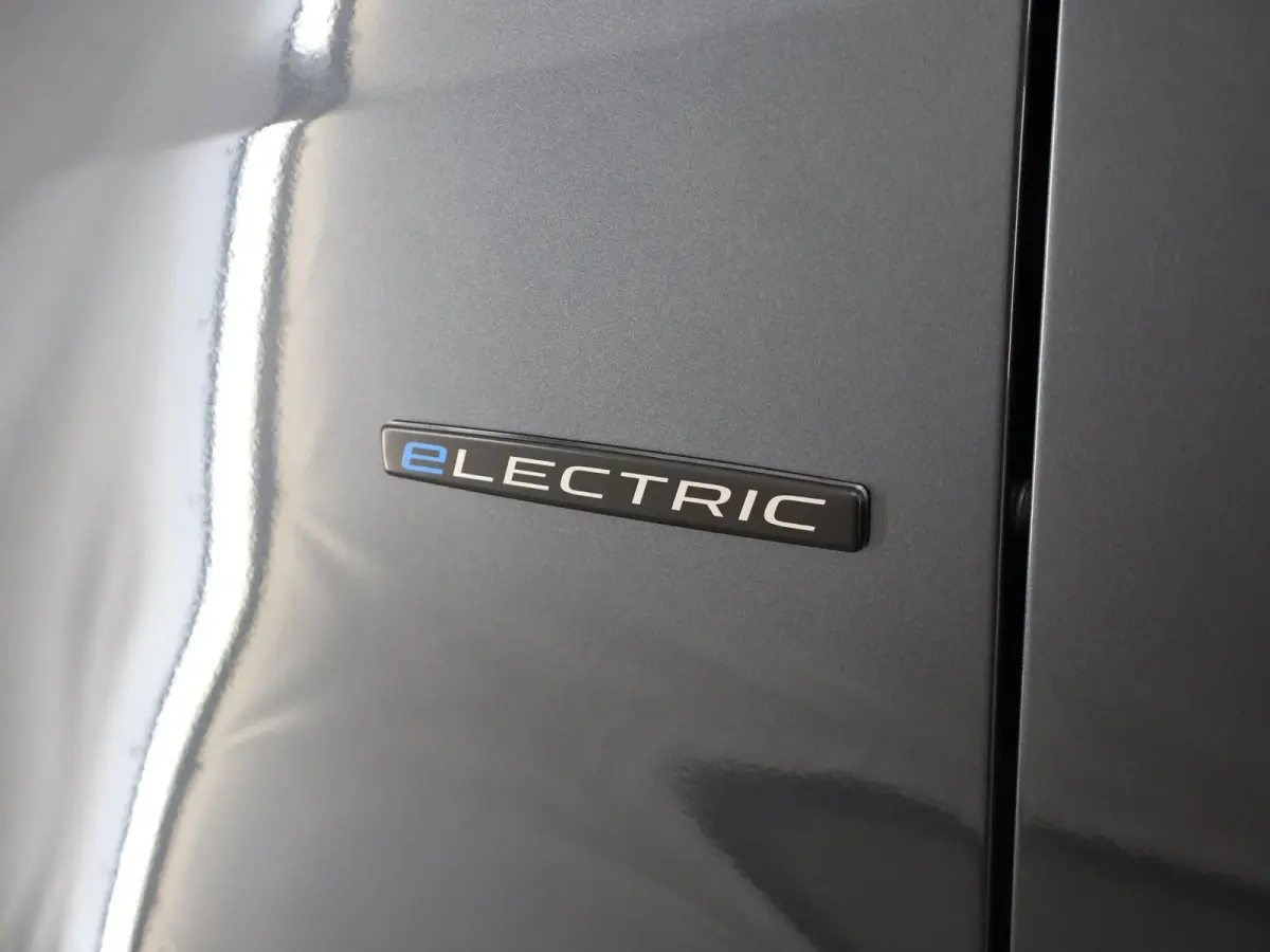 314 L2 H2 RWD PRO 81kWh | Comfortbestuurdersstoel | Trekhaak | Smartphone integratie pakket | 115 kW Snelladen | Achteruitrijcamera | Standkachel |