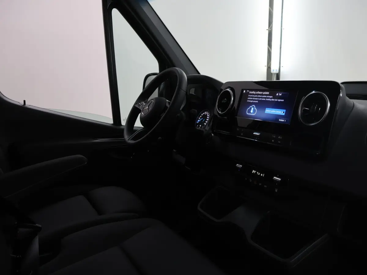 314 L2 H2 RWD PRO 81kWh | Comfortbestuurdersstoel | Trekhaak | Smartphone integratie pakket | 115 kW Snelladen | Achteruitrijcamera | Standkachel |
