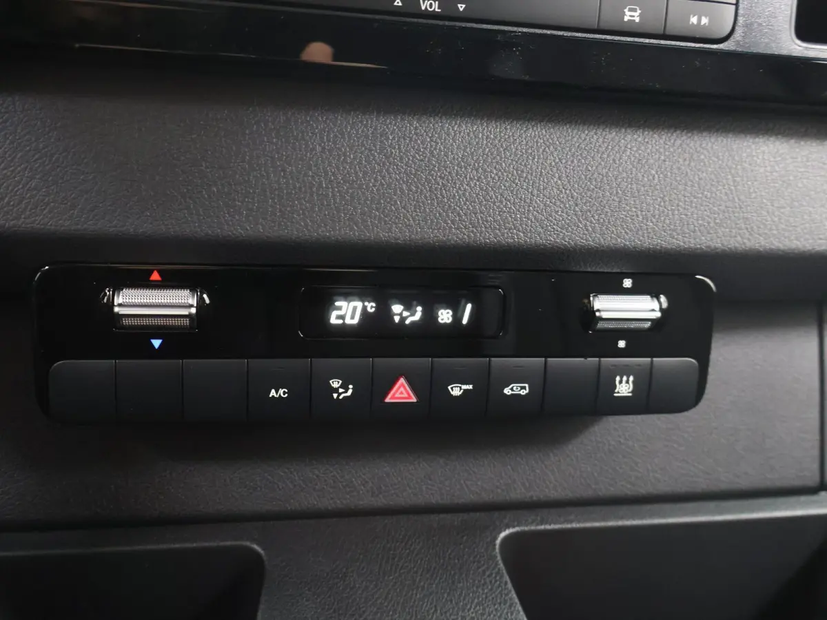 314 L2 H2 RWD PRO 81kWh | Comfortbestuurdersstoel | Trekhaak | Smartphone integratie pakket | 115 kW Snelladen | Achteruitrijcamera | Standkachel |