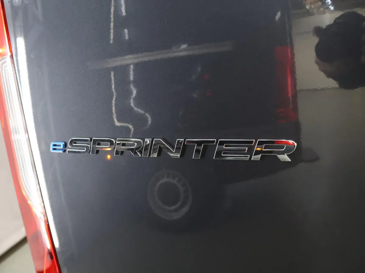 314 L2 H2 RWD PRO 81kWh | Comfortbestuurdersstoel | Trekhaak | Smartphone integratie pakket | 115 kW Snelladen | Achteruitrijcamera | Standkachel |