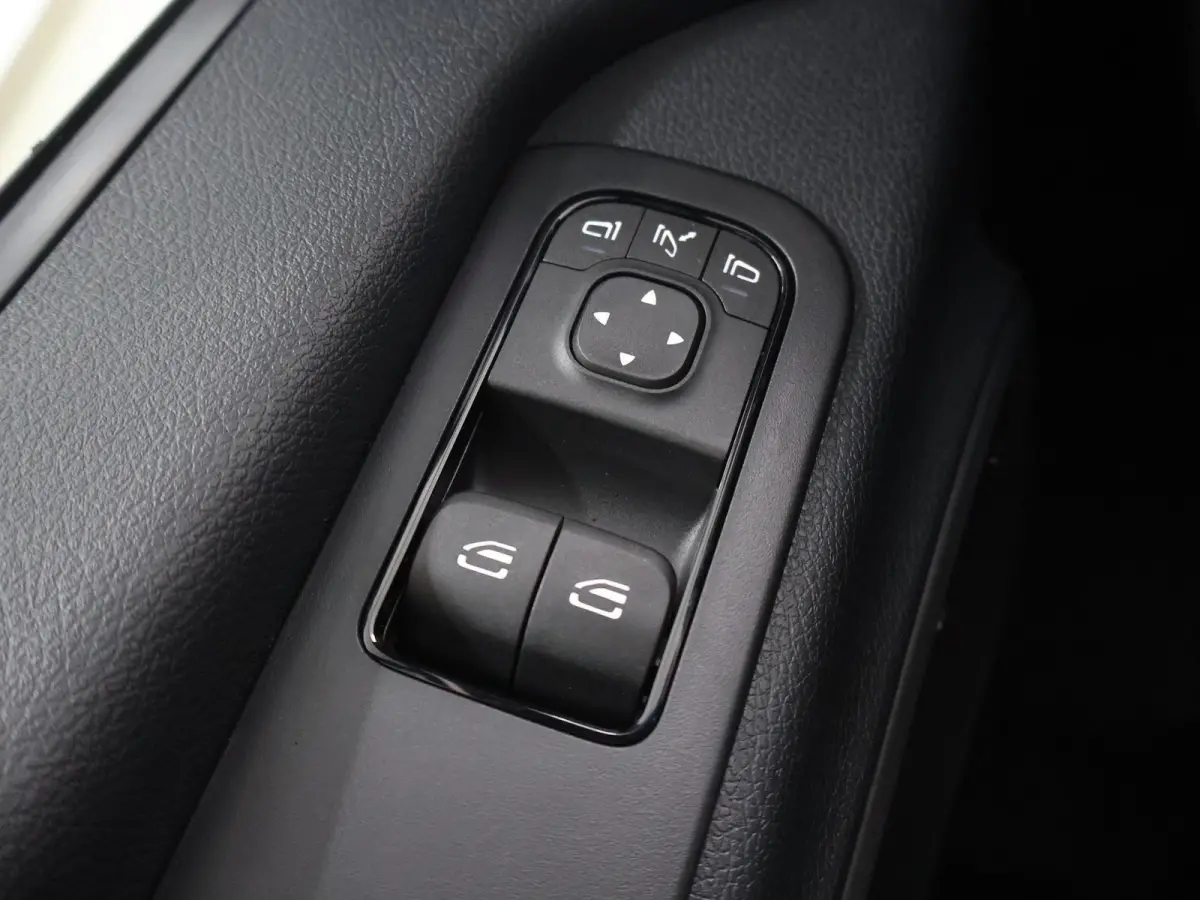 414 GB L2 H2 PRO | 81 kWh | 4250 GVW | 2000 KG Trekhaak | Cruise-Controle | MBUX | Achteruitrijcamera | DC laden 115 kW |  Smartphone integratie pakket |