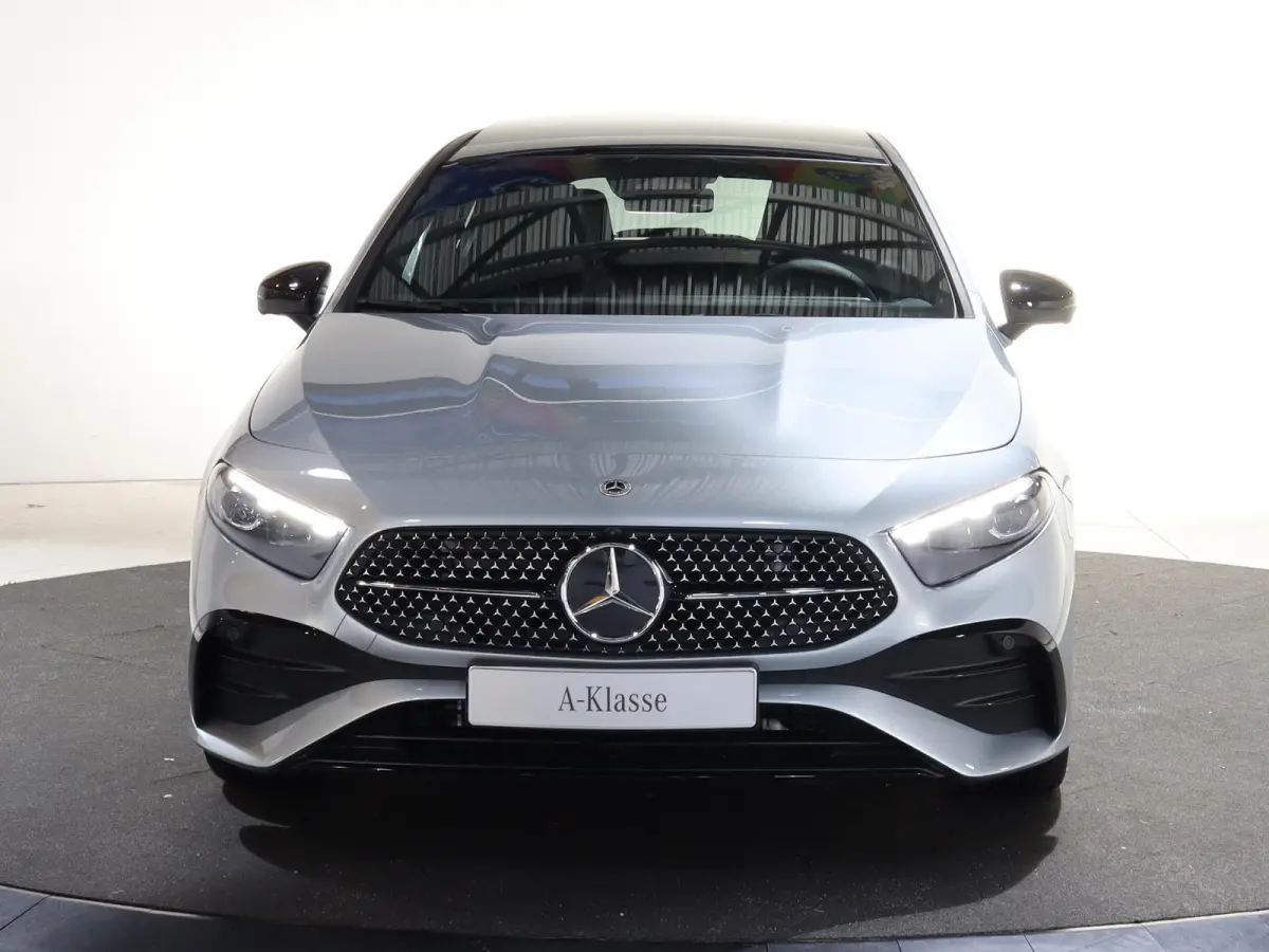 180 Business Solution AMG | Panoramaschuifdak | Premium plus | Head-Up | Stoelverwarming | Achteruitrijcamera |  MULTIBEAM LED |