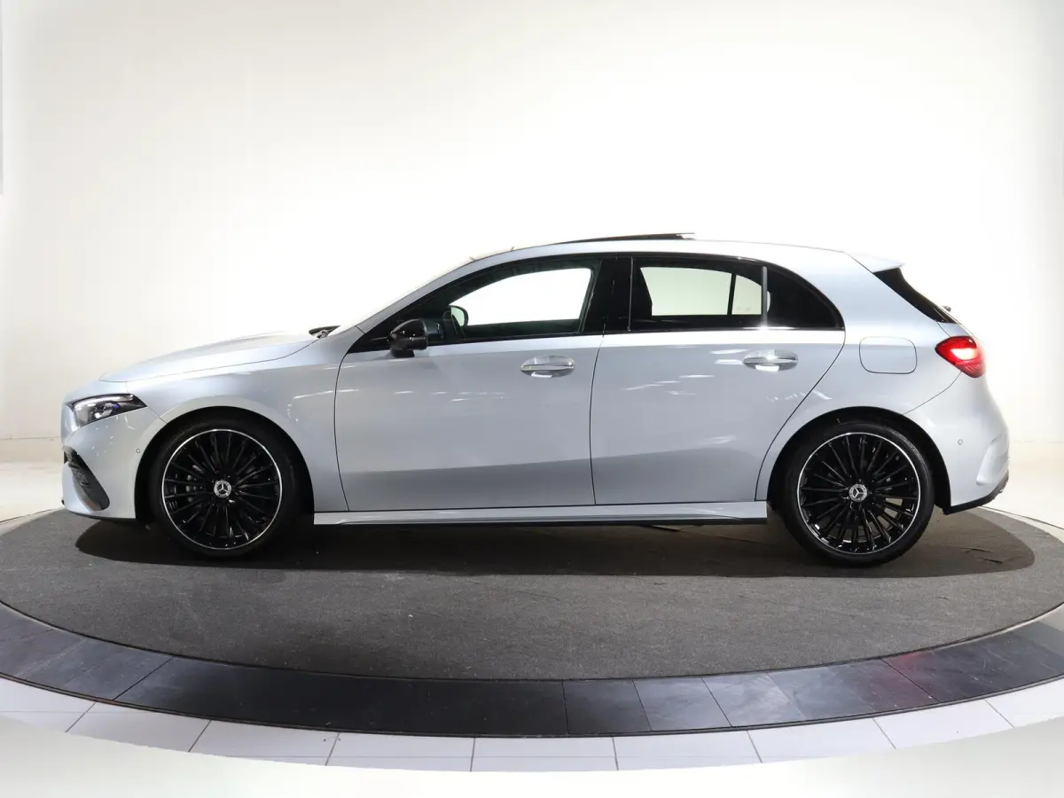 180 Business Solution AMG | Panoramaschuifdak | Premium plus | Head-Up | Stoelverwarming | Achteruitrijcamera |  MULTIBEAM LED |