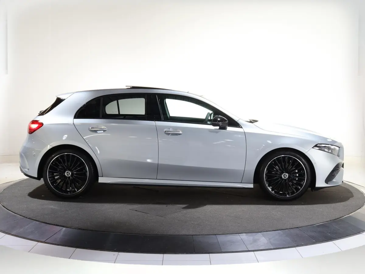 180 Business Solution AMG | Panoramaschuifdak | Premium plus | Head-Up | Stoelverwarming | Achteruitrijcamera |  MULTIBEAM LED |