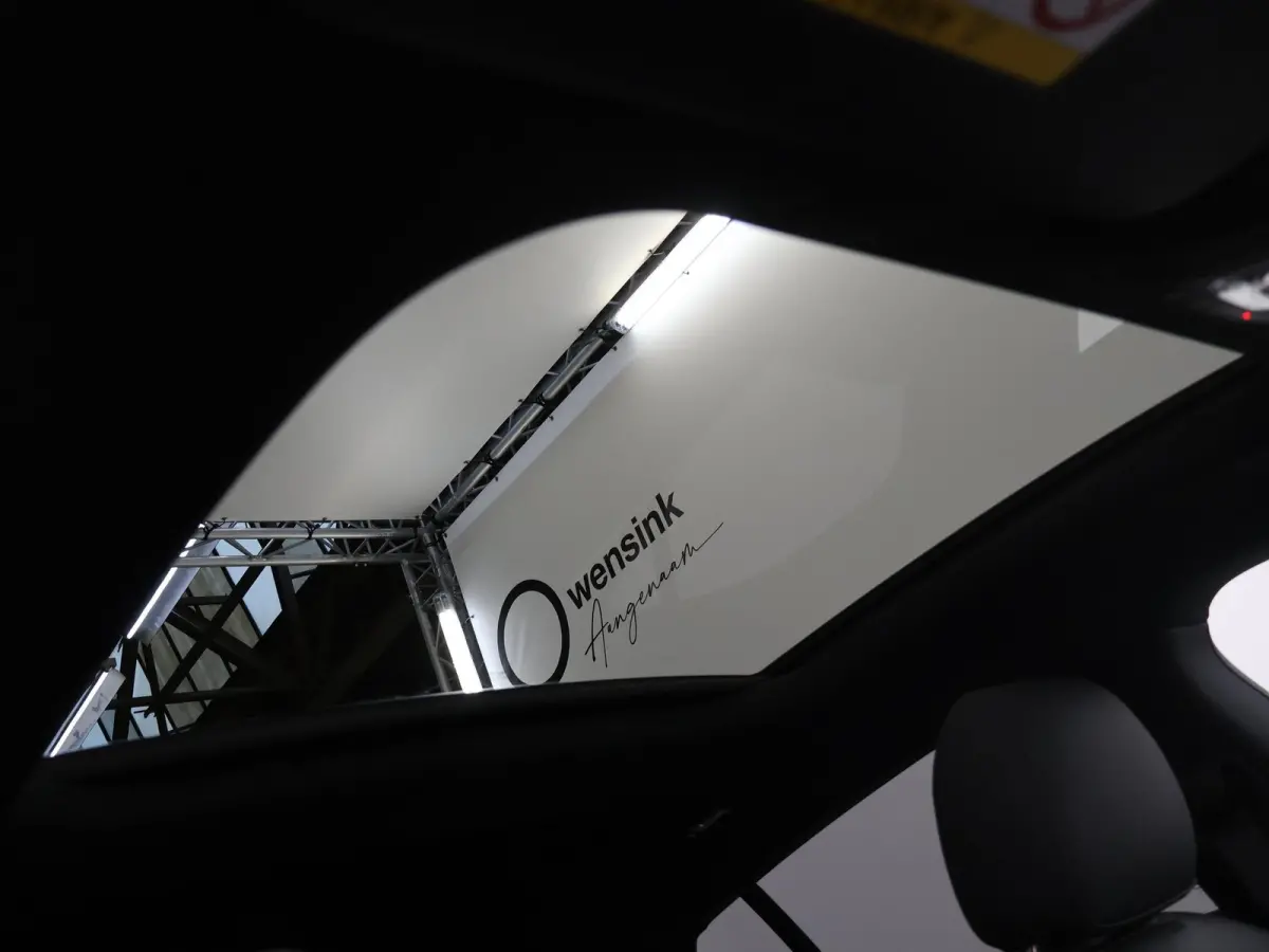 180 Star Edition Luxury line | Camera | Panoramadak | Stoelverwarming |