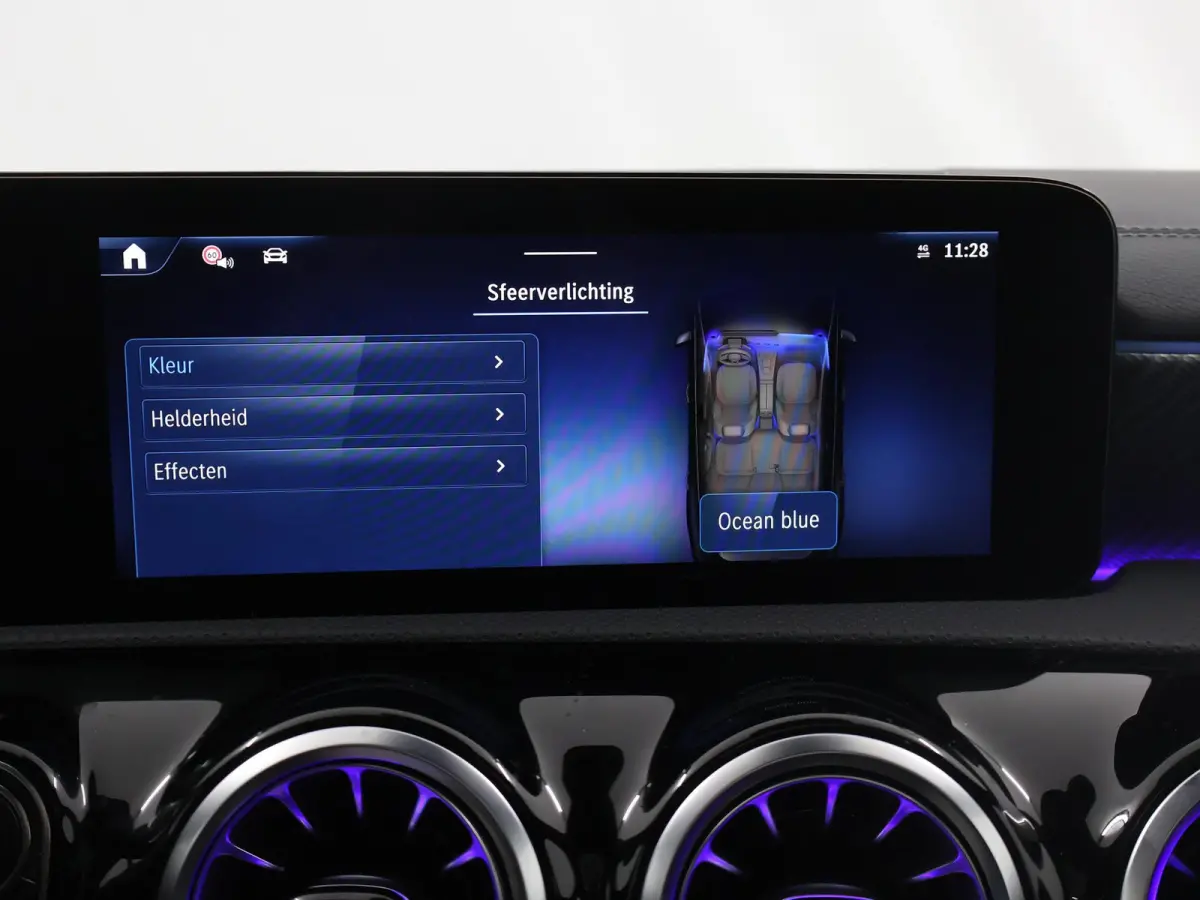 180 Star Edition Luxury line | Camera | Panoramadak | Stoelverwarming |