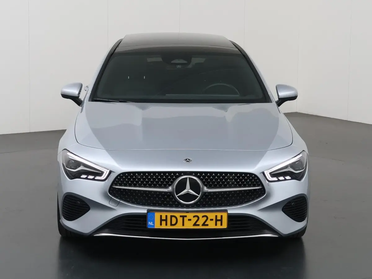 180 Star Edition Luxury line | Camera | Panoramadak | Stoelverwarming |