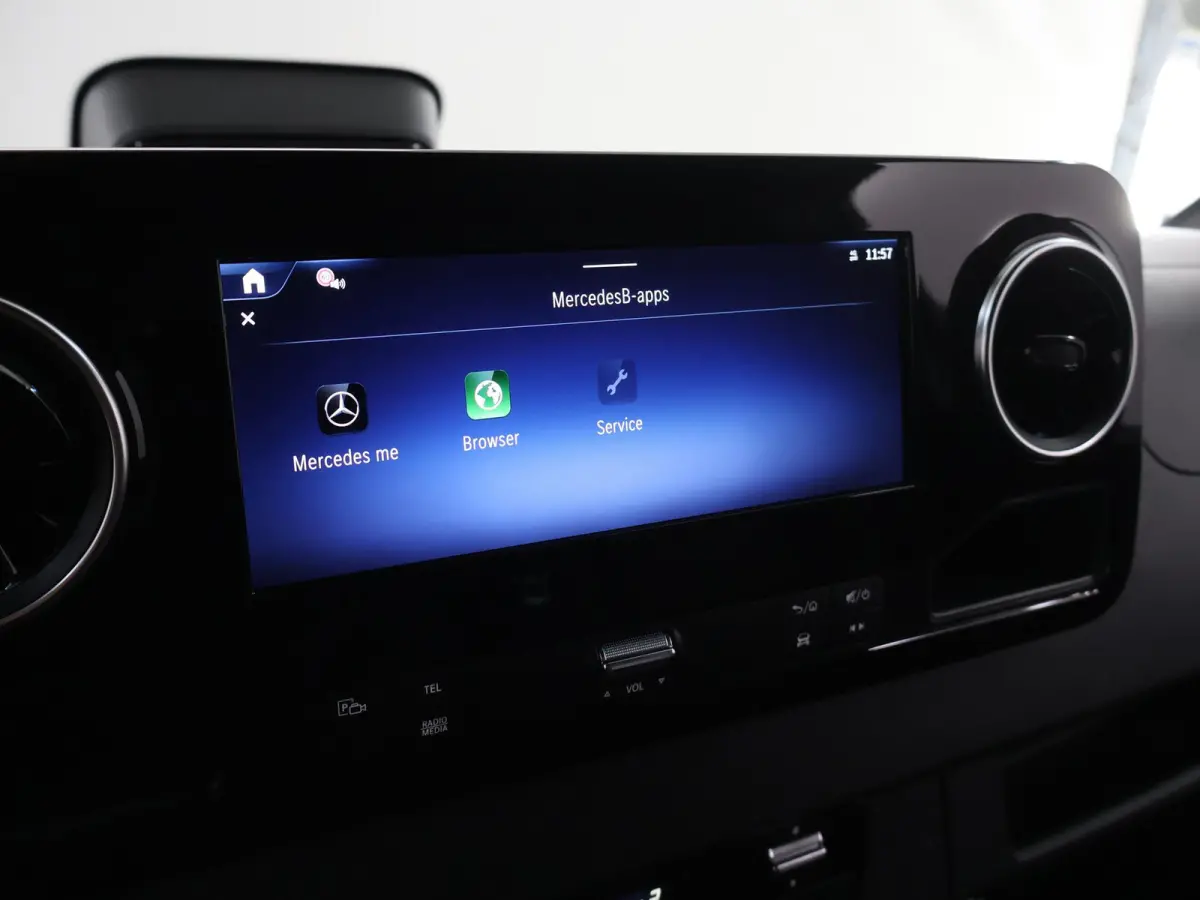 317 CDI | Aut. | L2 H2 | Pro | | Achteruitrijcamera | Verwarmde Comfortstoel Bestuurder met Bijrijdersbank | Airco | Apple Carplay/Android Auto | 3500 KG AHW Voorbereiding | Certified |