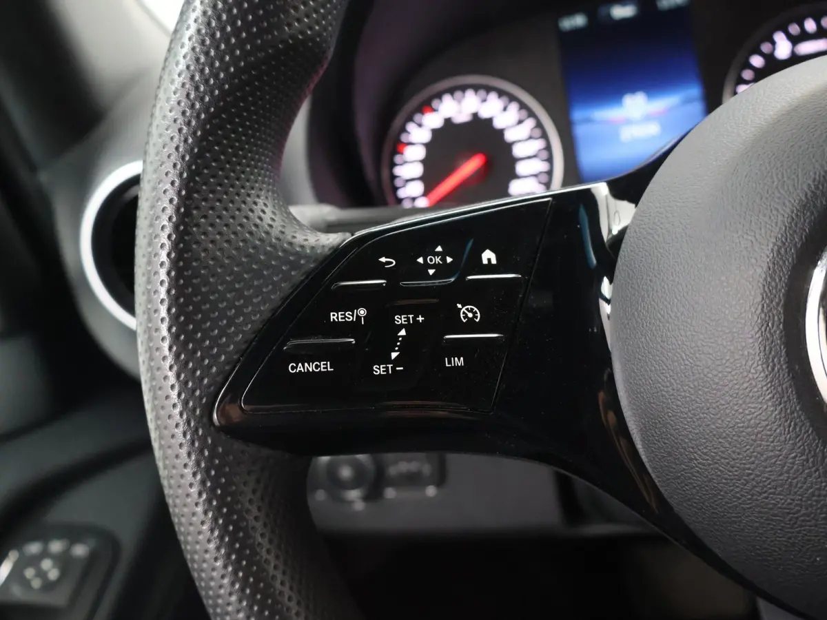 317 CDI | Aut. | L2 H2 | Pro | | Achteruitrijcamera | Verwarmde Comfortstoel Bestuurder met Bijrijdersbank | Airco | Apple Carplay/Android Auto | 3500 KG AHW Voorbereiding | Certified |