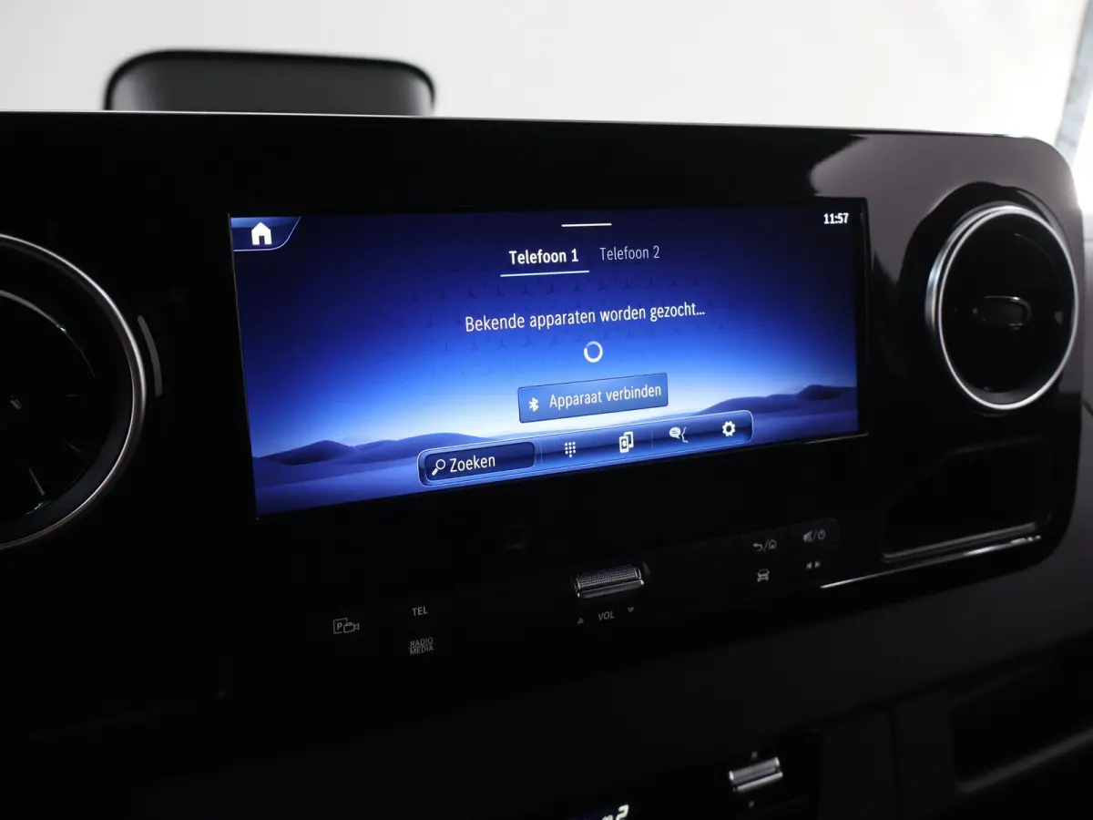317 CDI | Aut. | L2 H2 | Pro | | Achteruitrijcamera | Verwarmde Comfortstoel Bestuurder met Bijrijdersbank | Airco | Apple Carplay/Android Auto | 3500 KG AHW Voorbereiding | Certified |