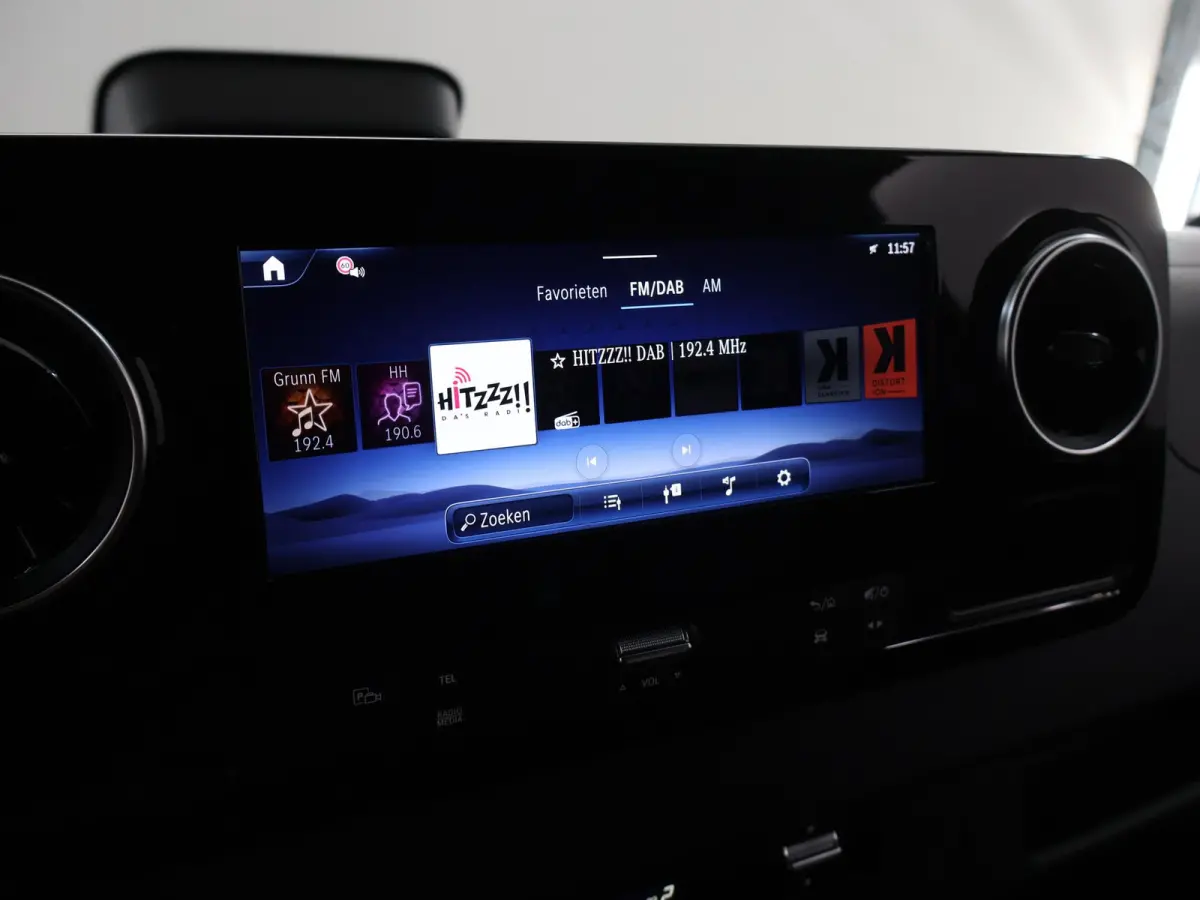 317 CDI | Aut. | L2 H2 | Pro | | Achteruitrijcamera | Verwarmde Comfortstoel Bestuurder met Bijrijdersbank | Airco | Apple Carplay/Android Auto | 3500 KG AHW Voorbereiding | Certified |