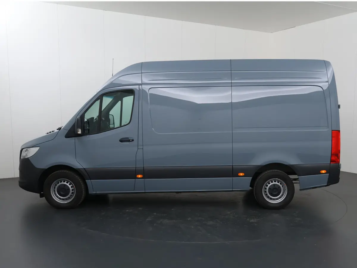 317 CDI | Aut. | L2 H2 | Pro | | Achteruitrijcamera | Verwarmde Comfortstoel Bestuurder met Bijrijdersbank | Airco | Apple Carplay/Android Auto | 3500 KG AHW Voorbereiding | Certified |