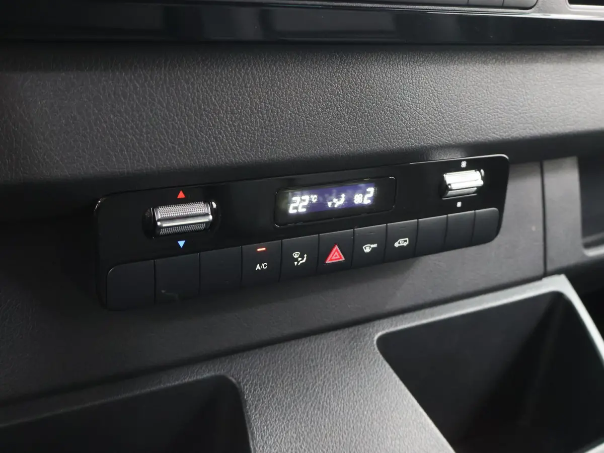 317 CDI | Aut. | L2 H2 | Pro | | Achteruitrijcamera | Verwarmde Comfortstoel Bestuurder met Bijrijdersbank | Airco | Apple Carplay/Android Auto | 3500 KG AHW Voorbereiding | Certified |