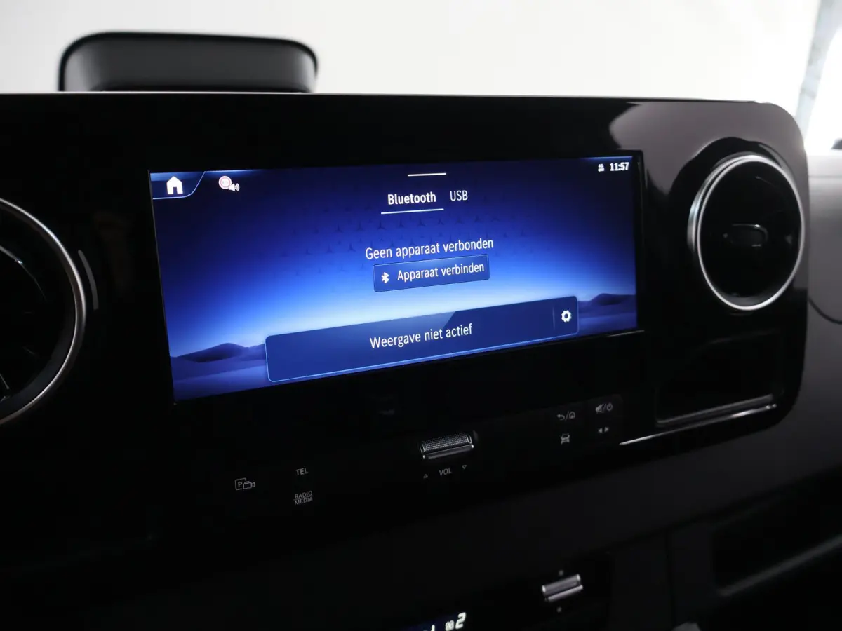 317 CDI | Aut. | L2 H2 | Pro | | Achteruitrijcamera | Verwarmde Comfortstoel Bestuurder met Bijrijdersbank | Airco | Apple Carplay/Android Auto | 3500 KG AHW Voorbereiding | Certified |
