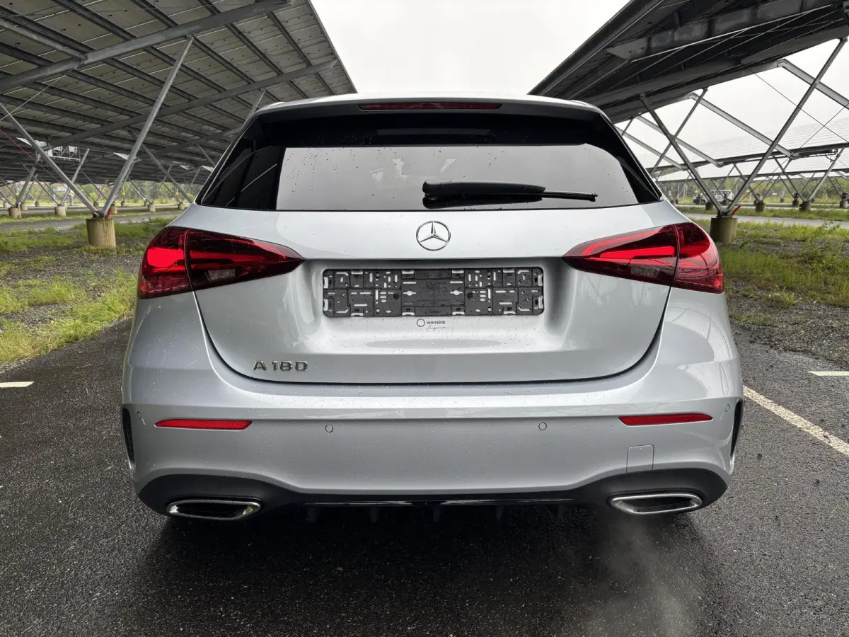 180 Business Solution AMG | Night | Panoramaschuifdak | Achteruitrijcamera | Sfeerverlichting | MULTIBEAM LED | 19 inch AMG-velgen |