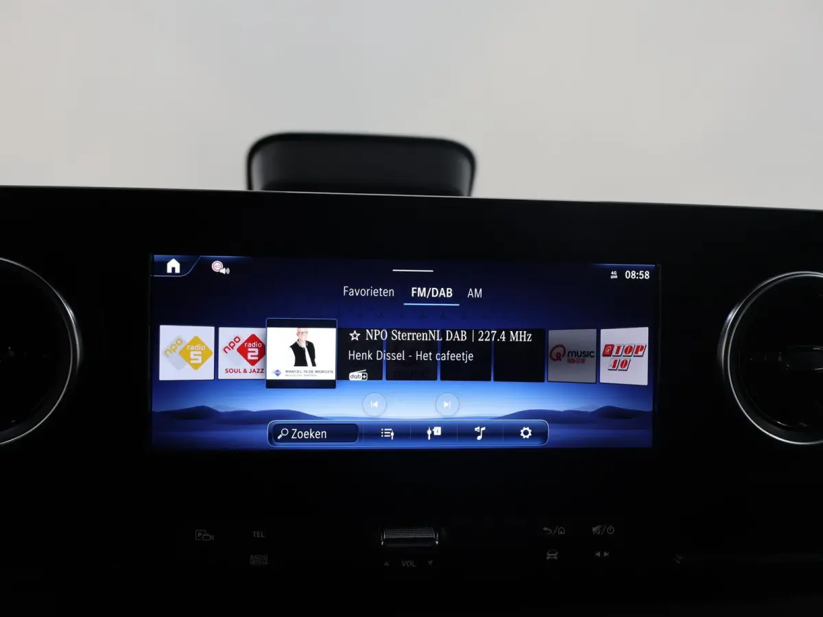 414 L2 H2 RWD PRO 81kWh | Trekhaak | Smartphone integratie pakket | 115 kW Snelladen | Achteruitrijcamera | Standkachel | Stoelverwarming |