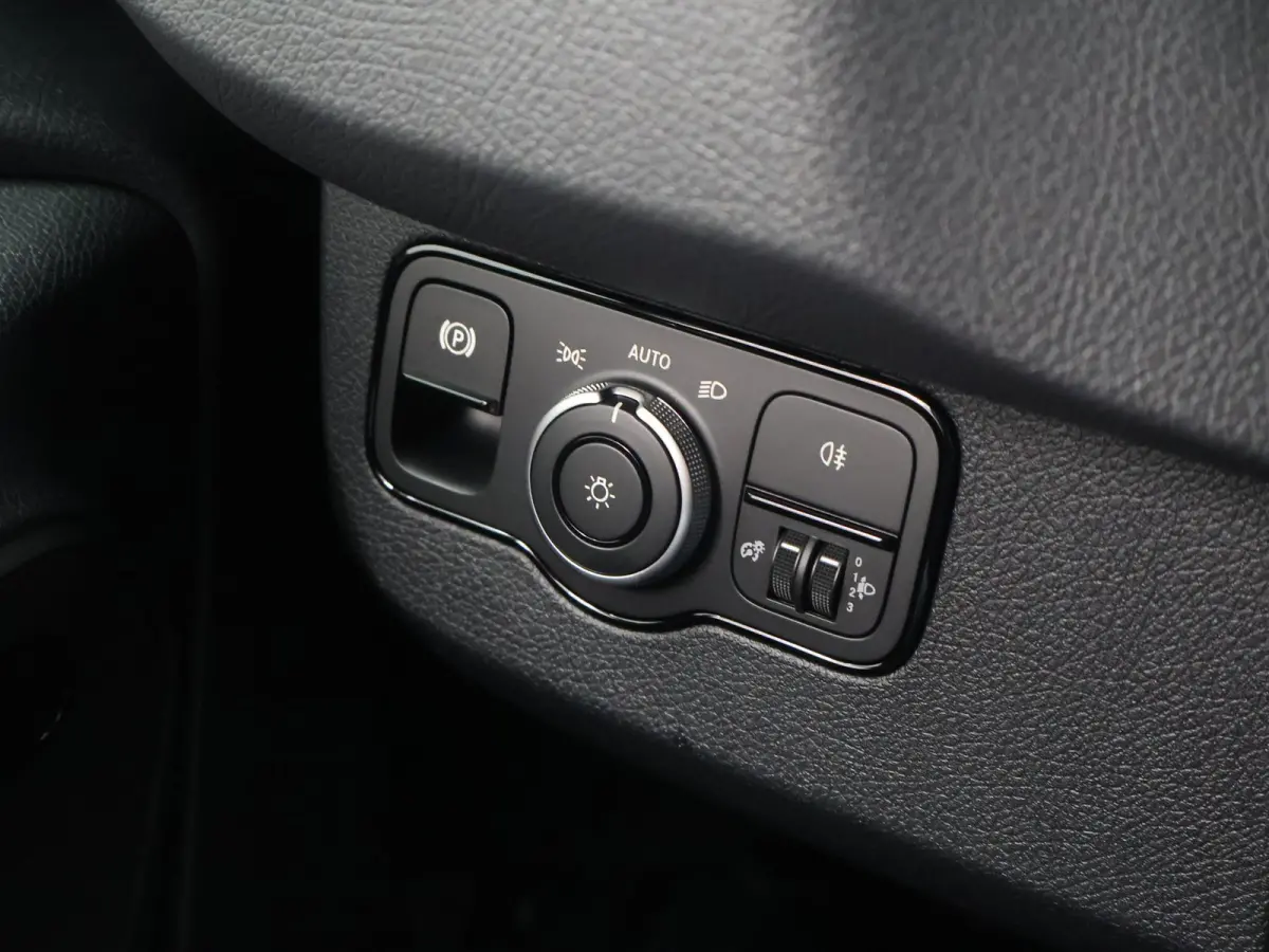414 L2 H2 RWD PRO 81kWh | Trekhaak | Smartphone integratie pakket | 115 kW Snelladen | Achteruitrijcamera | Standkachel | Stoelverwarming |