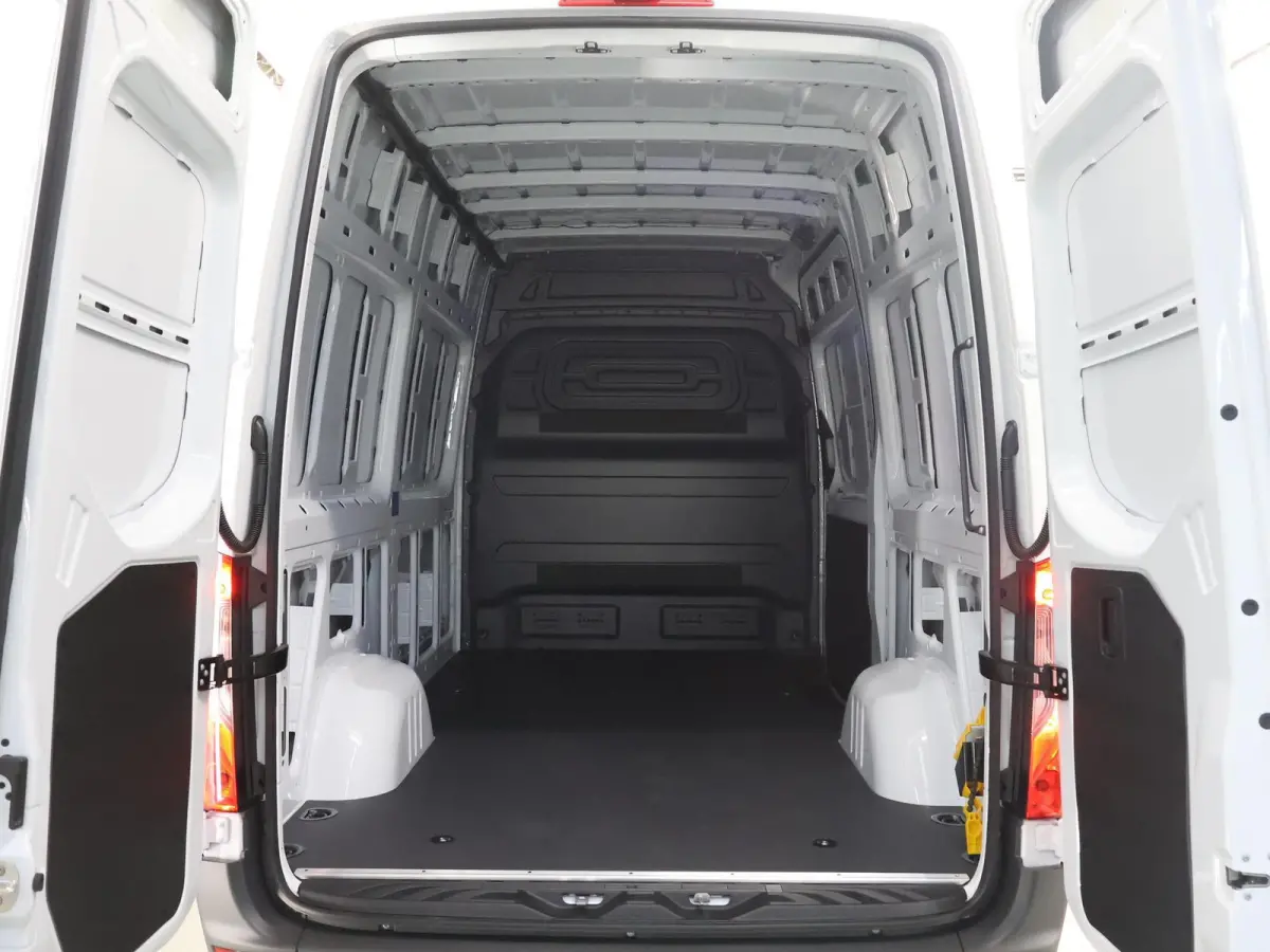 414 L2 H2 RWD PRO 81kWh | Trekhaak | Smartphone integratie pakket | 115 kW Snelladen | Achteruitrijcamera | Standkachel | Stoelverwarming |