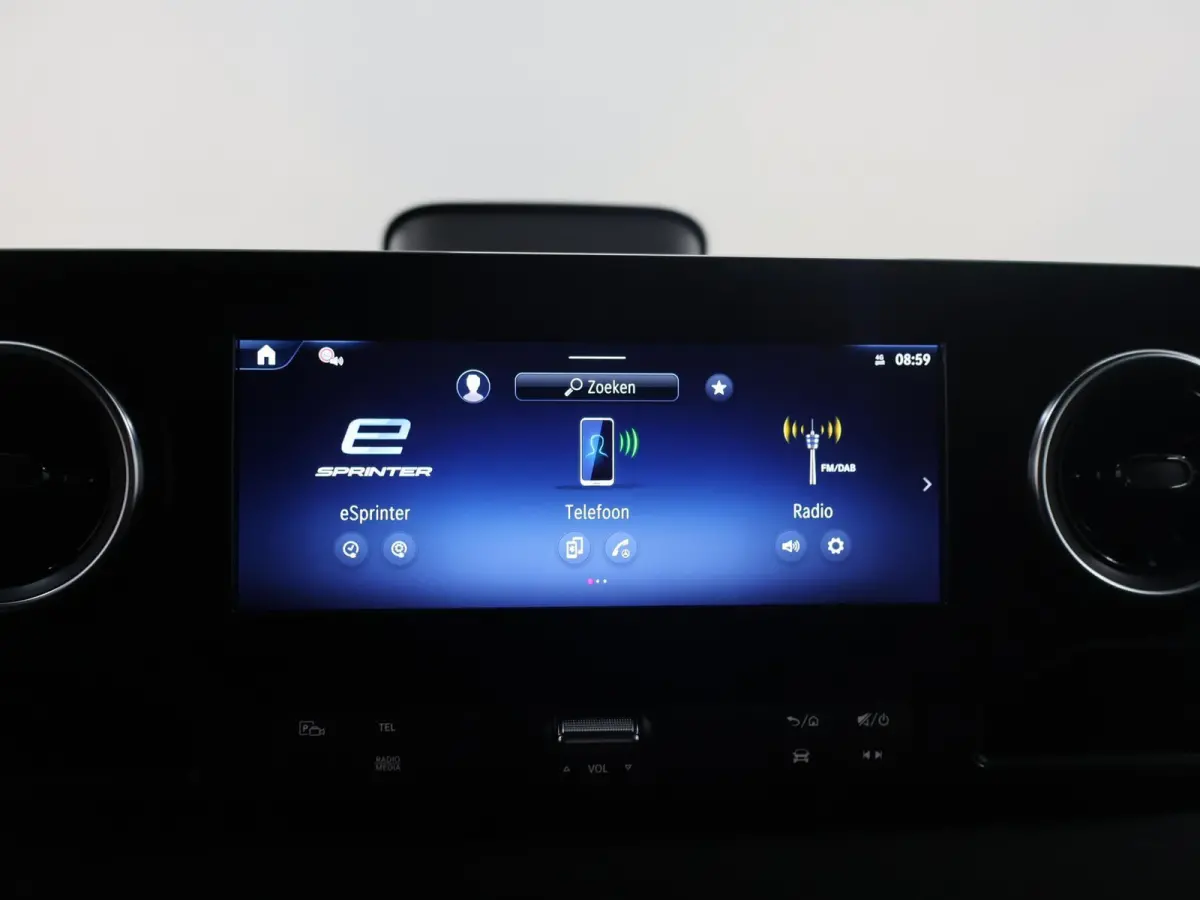 414 L2 H2 RWD PRO 81kWh | Trekhaak | Smartphone integratie pakket | 115 kW Snelladen | Achteruitrijcamera | Standkachel | Stoelverwarming |
