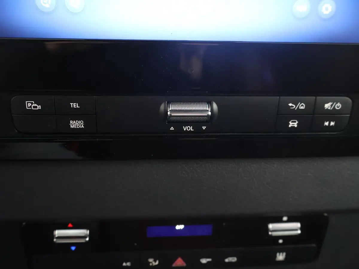 414 L2 H2 RWD PRO 81kWh | Trekhaak | Smartphone integratie pakket | 115 kW Snelladen | Achteruitrijcamera | Standkachel | Stoelverwarming |
