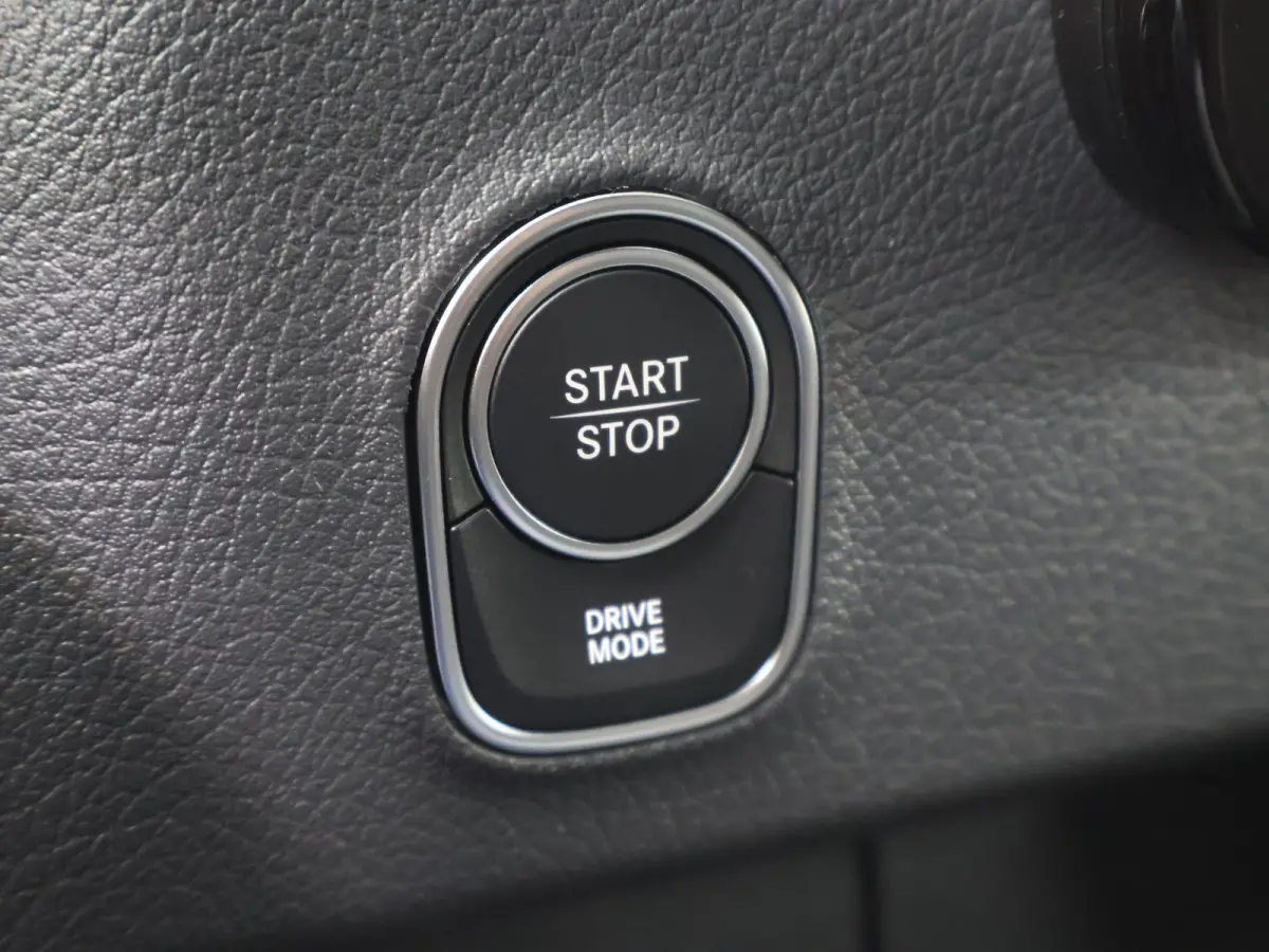 414 L2 H2 RWD PRO 81kWh | Trekhaak | Smartphone integratie pakket | 115 kW Snelladen | Achteruitrijcamera | Standkachel | Stoelverwarming |