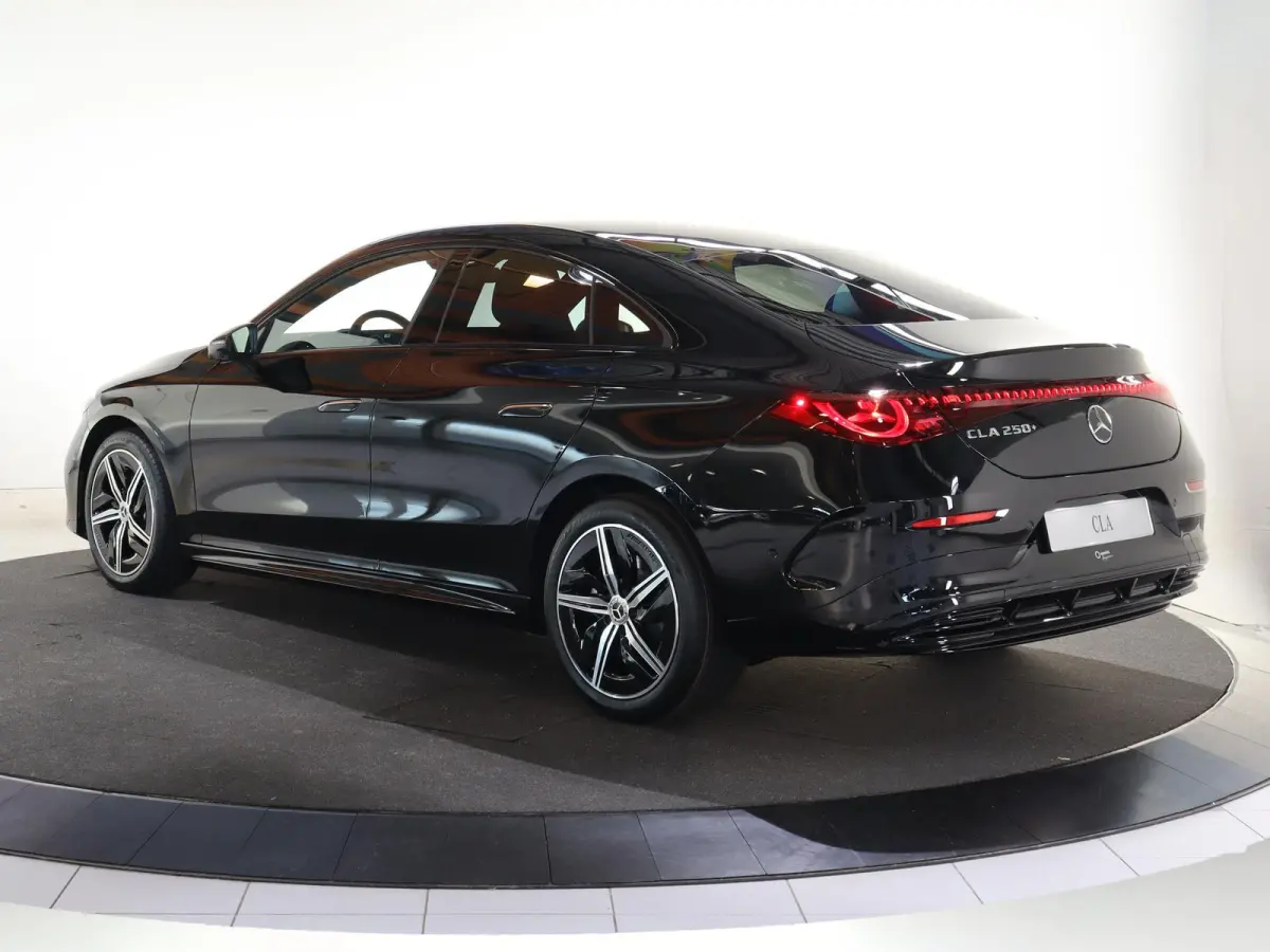 250+ Launch Edition 85.5 kWh | Night | Panoramadak | Stoelverwarming | DISTRONIC | Achteruitrijcamera | Dodehoekassistent |