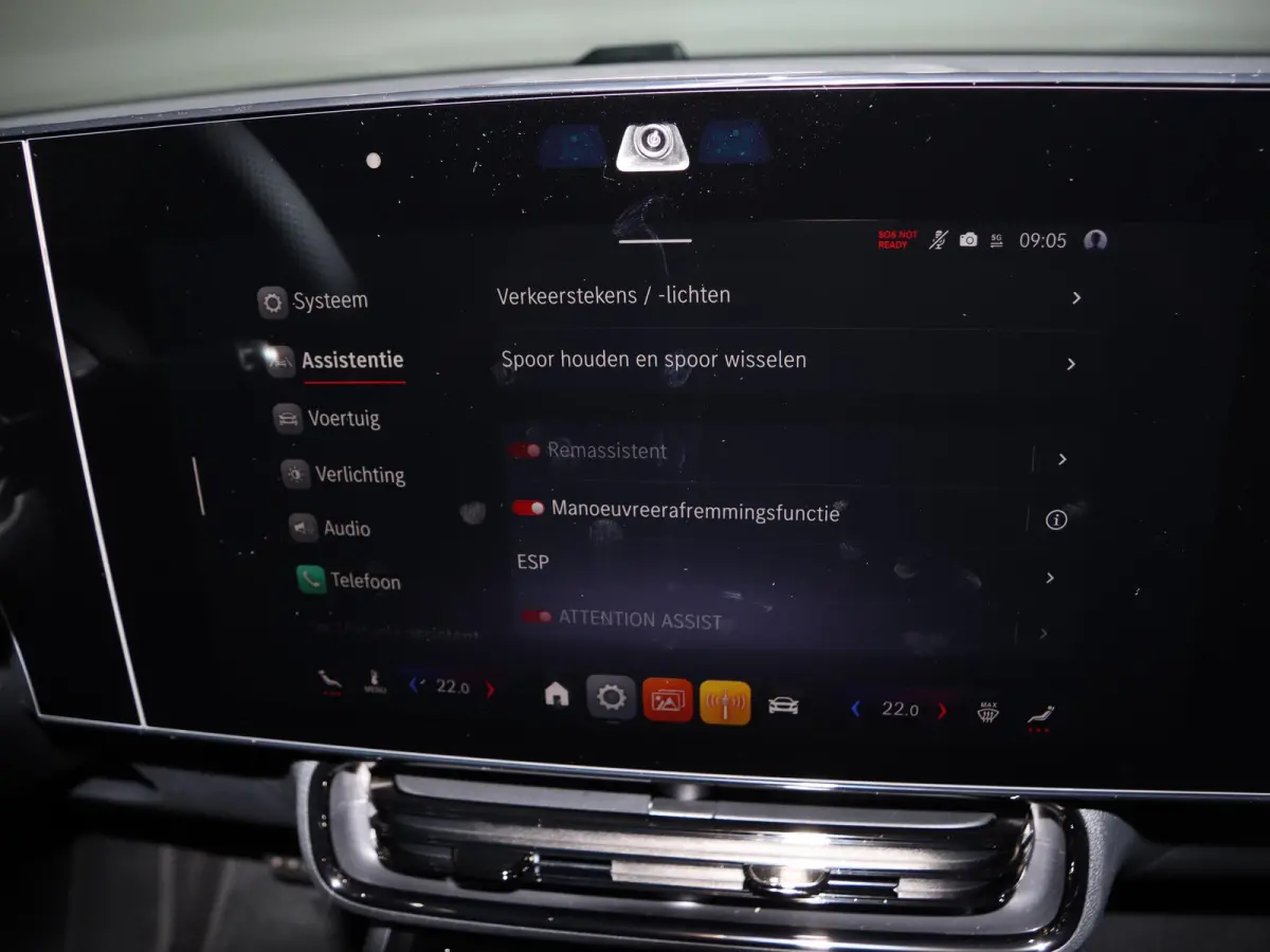 250+ Launch Edition 85.5 kWh | Night | Panoramadak | Stoelverwarming | DISTRONIC | Achteruitrijcamera | Dodehoekassistent |