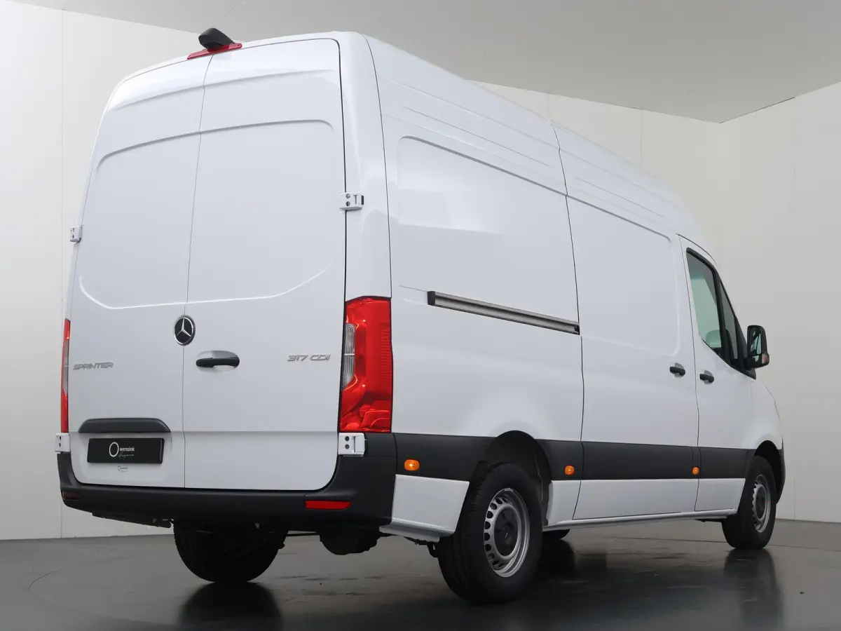 317 CDI | L2 H2 | Aut. | RWD | PRO | BPM VRIJ! | 3500 KG AHW | CARPLAY | ANDROID AUTO | 3-ZITS | CRUISE | CAMERA | AIRCO | SPOORASSISTENT | DODEHOEKDETECTIE |