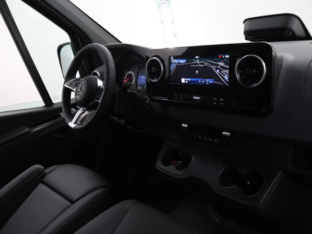 319 L2H2 RWD SELECT | LED | 3500KG Trekken | DISTRONIC | WINTERPAKKET