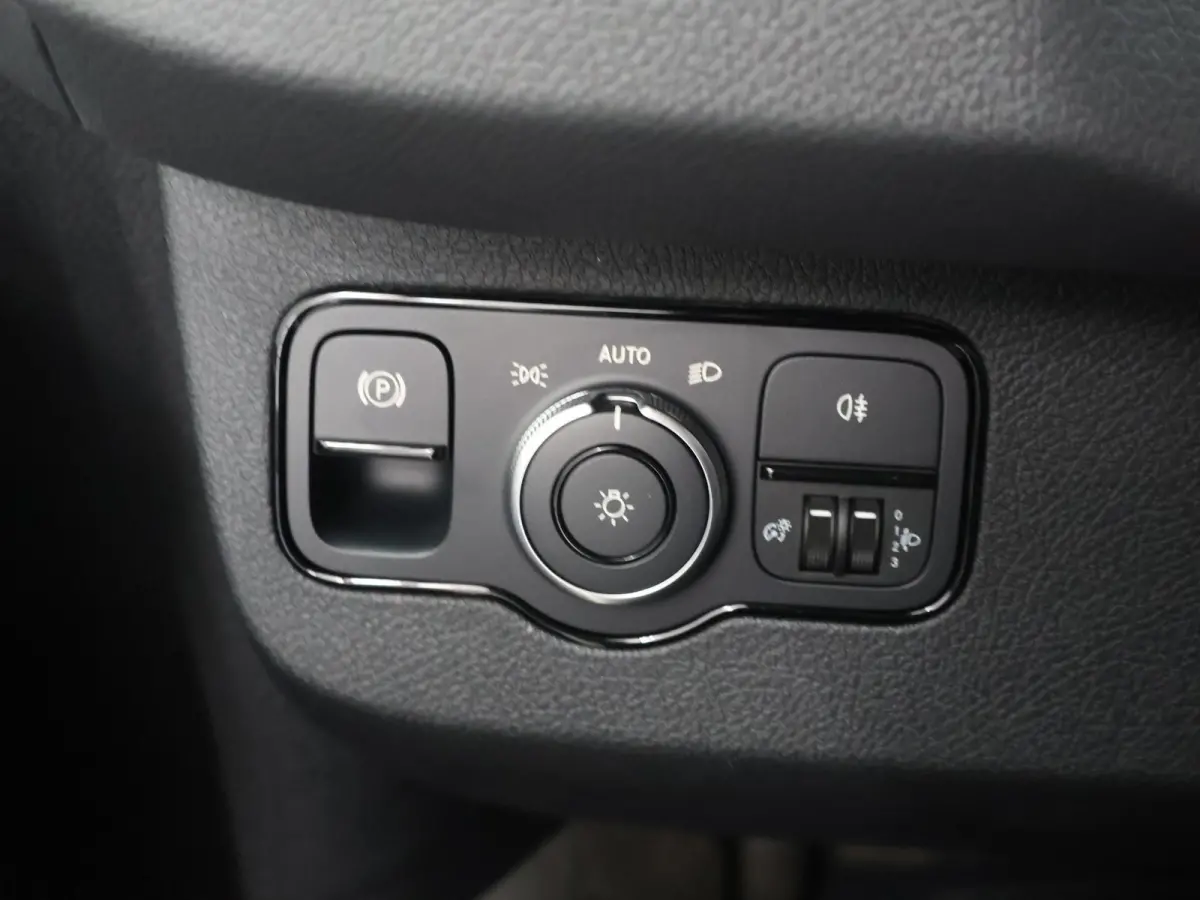 414 L2 H2 RWD PRO 81kWh | Trekhaak | Smartphone integratie pakket | 115 kW Snelladen | Achteruitrijcamera | Standkachel | Stoelverwarming |