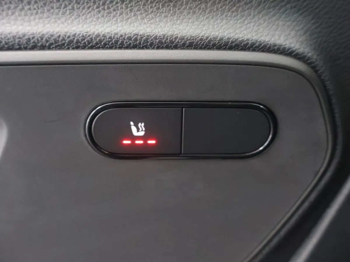414 L2 H2 RWD PRO 81kWh | Trekhaak | Smartphone integratie pakket | 115 kW Snelladen | Achteruitrijcamera | Standkachel | Stoelverwarming |