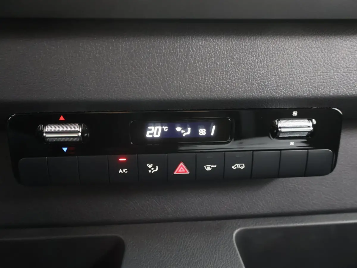 414 L2 H2 RWD PRO 81kWh | Trekhaak | Smartphone integratie pakket | 115 kW Snelladen | Achteruitrijcamera | Standkachel | Stoelverwarming |
