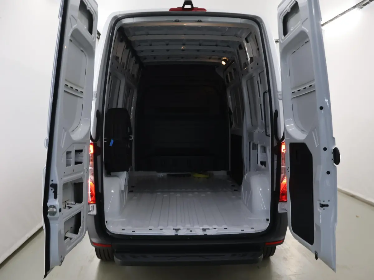 414 L2 H2 RWD PRO 81kWh | Trekhaak | Smartphone integratie pakket | 115 kW Snelladen | Achteruitrijcamera | Standkachel | Stoelverwarming |
