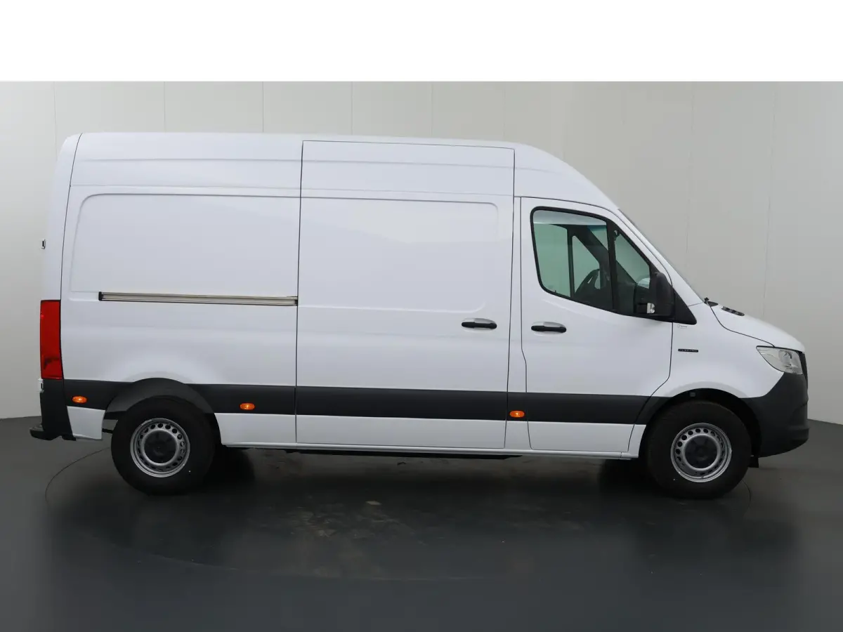 414 L2 H2 RWD PRO 81kWh | Trekhaak | Smartphone integratie pakket | 115 kW Snelladen | Achteruitrijcamera | Standkachel | Stoelverwarming |