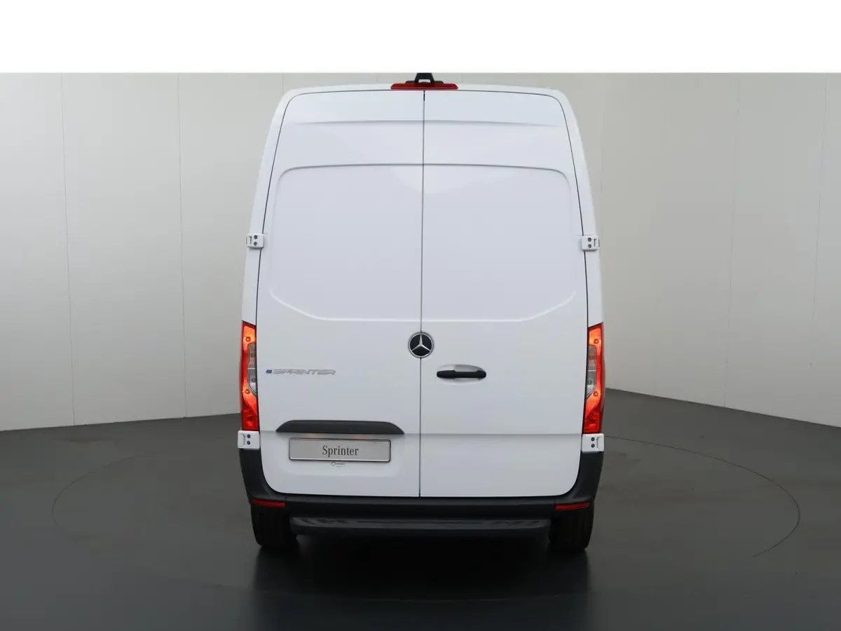 414 L2 H2 RWD PRO 81kWh | Trekhaak | Smartphone integratie pakket | 115 kW Snelladen | Achteruitrijcamera | Standkachel | Stoelverwarming |