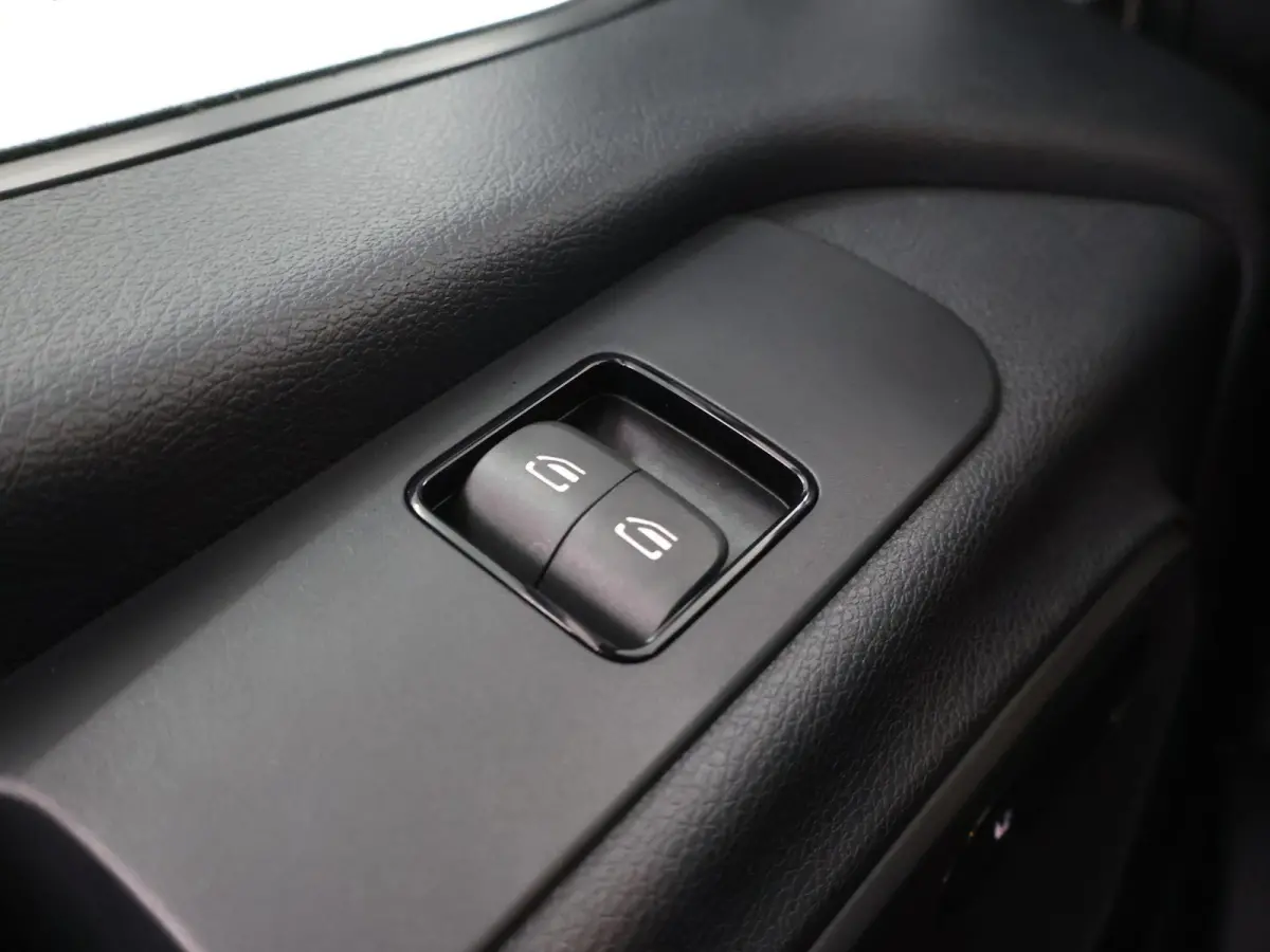 414 L2 H2 RWD PRO 81kWh | Trekhaak | Smartphone integratie pakket | 115 kW Snelladen | Achteruitrijcamera | Standkachel | Stoelverwarming |