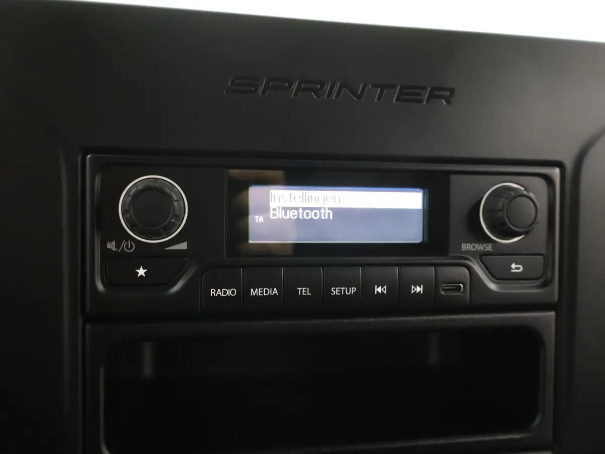 414 L2 H2 RWD PRO 81kWh | Trekhaak | Smartphone integratie pakket | 115 kW Snelladen | Achteruitrijcamera | Standkachel | Stoelverwarming |