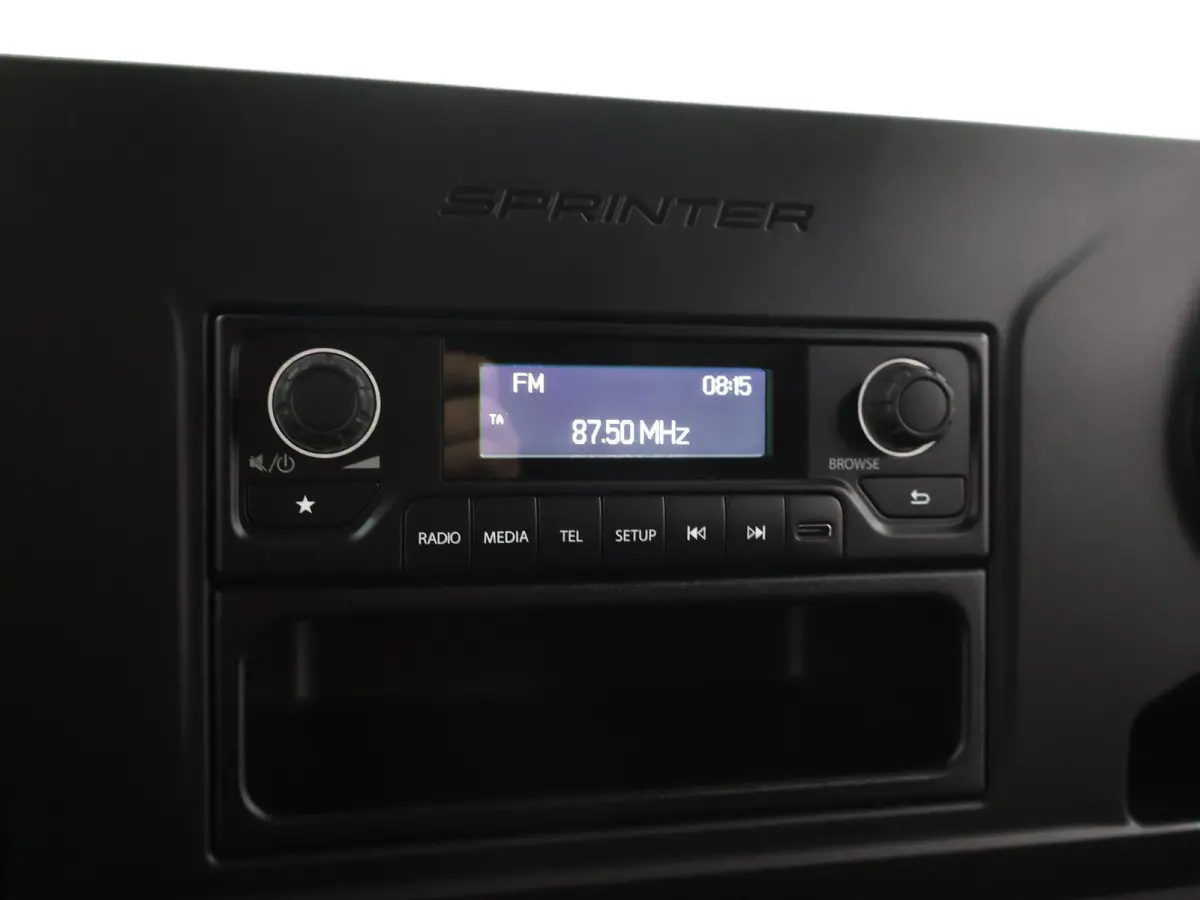 414 L2 H2 RWD PRO 81kWh | Trekhaak | Smartphone integratie pakket | 115 kW Snelladen | Achteruitrijcamera | Standkachel | Stoelverwarming |