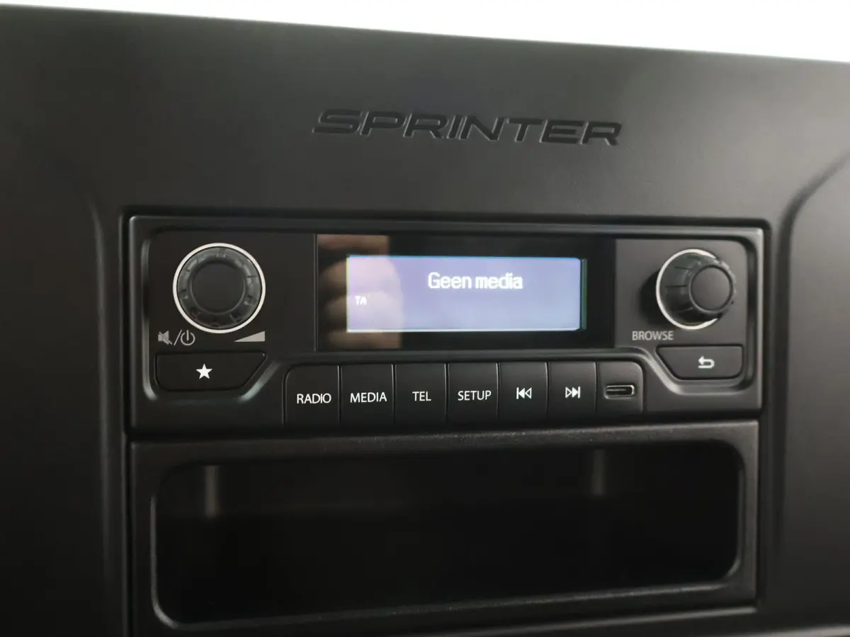 414 L2 H2 RWD PRO 81kWh | Trekhaak | Smartphone integratie pakket | 115 kW Snelladen | Achteruitrijcamera | Standkachel | Stoelverwarming |