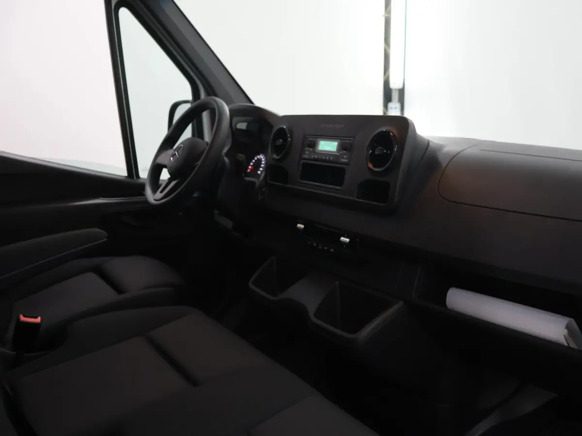 414 L2 H2 RWD PRO 81kWh | Trekhaak | Smartphone integratie pakket | 115 kW Snelladen | Achteruitrijcamera | Standkachel | Stoelverwarming |