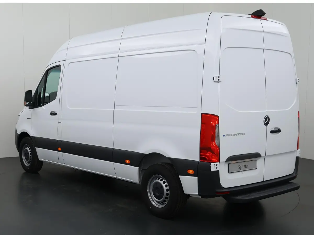 414 L2 H2 RWD PRO 81kWh | Trekhaak | Smartphone integratie pakket | 115 kW Snelladen | Achteruitrijcamera | Standkachel | Stoelverwarming |